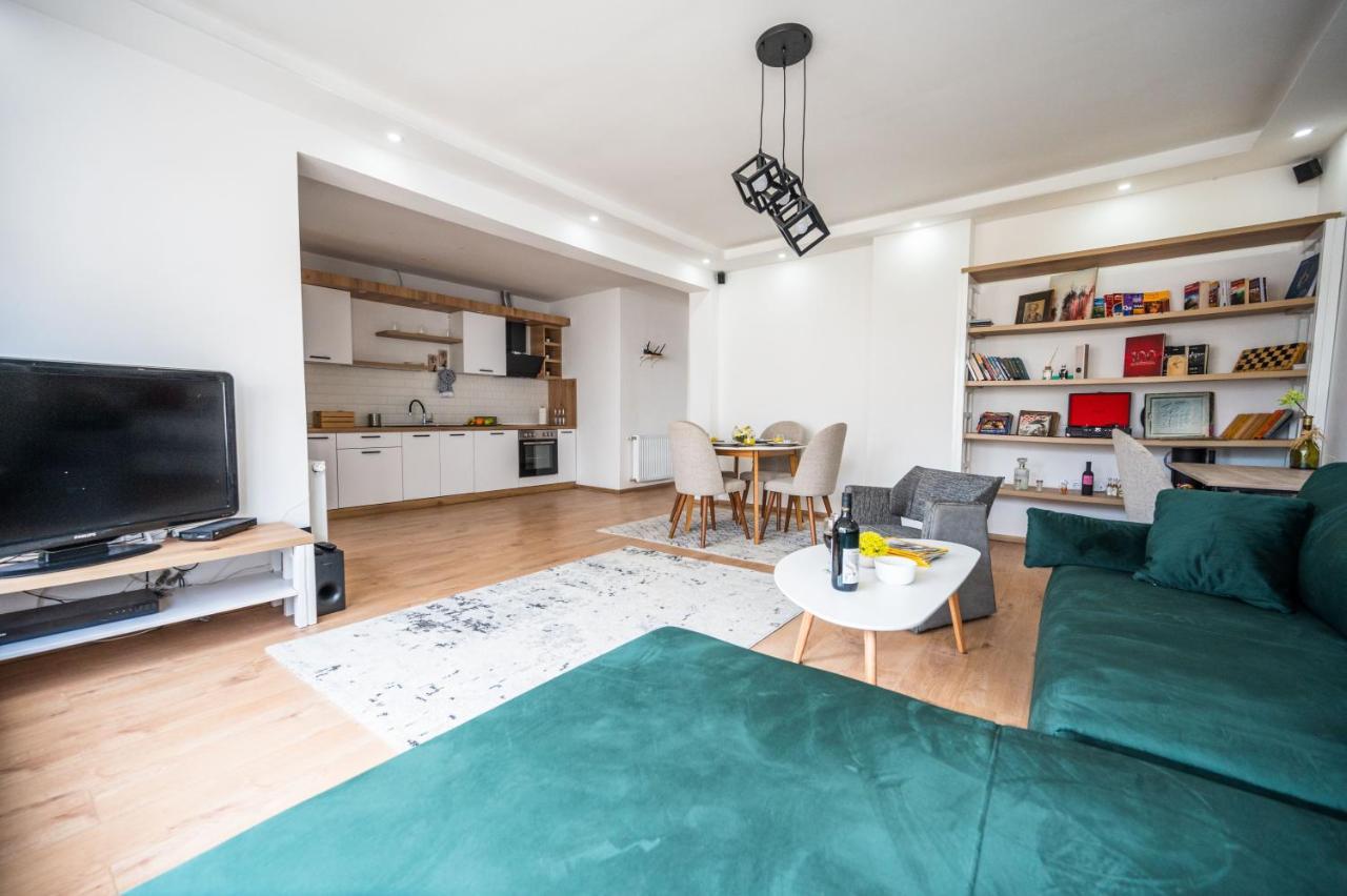 Spacious And Bright 2Bdr Apartment In The Old Town Sarajevo Exterior photo